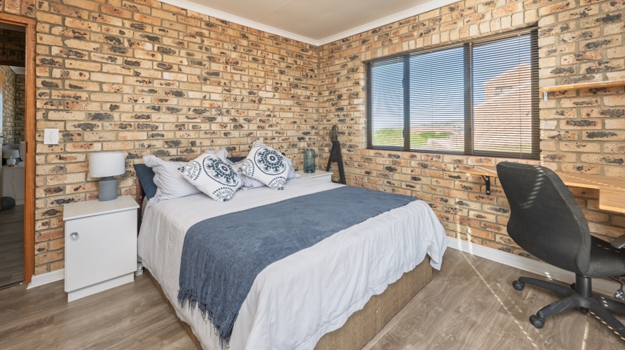 4 Bedroom Property for Sale in Oceanview Heights Western Cape